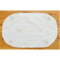 Brand New Vintage Linen Table Centre Ideal Wedding Gift 10" x 16"